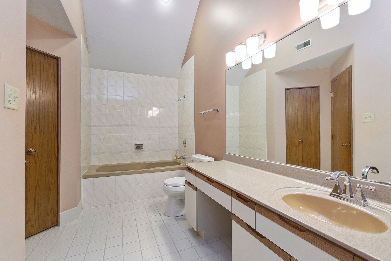 13458 S Westview Drive #V4, Palos Heights, IL 60463