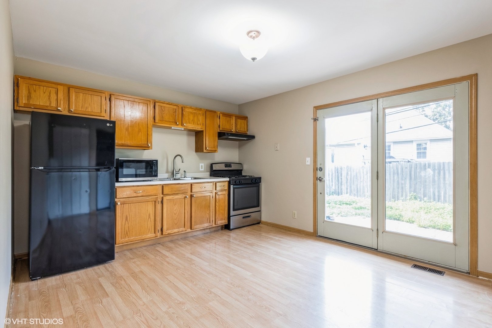 7710 E Sunset Drive, Wonder Lake, IL 60097
