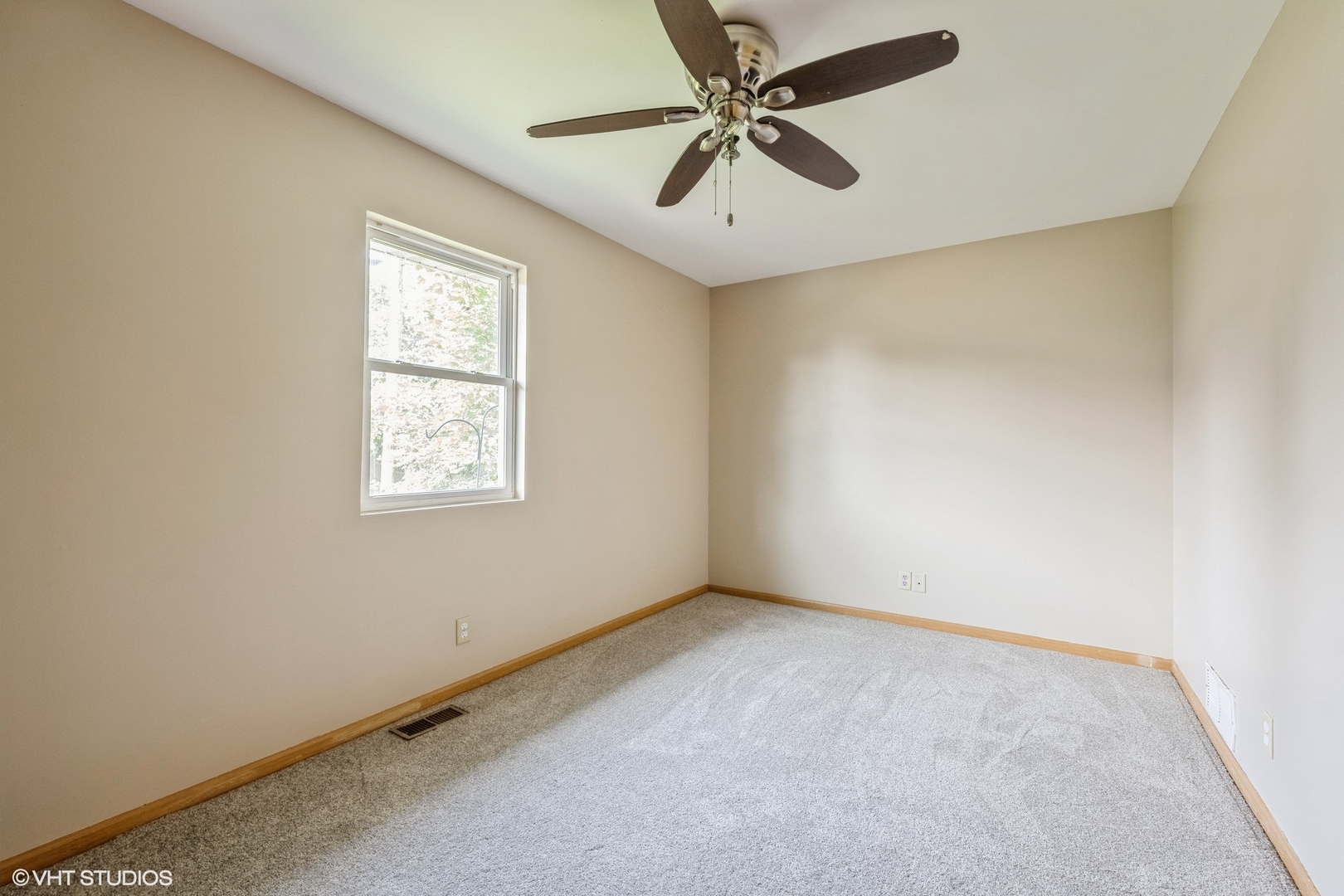 7710 E Sunset Drive, Wonder Lake, IL 60097