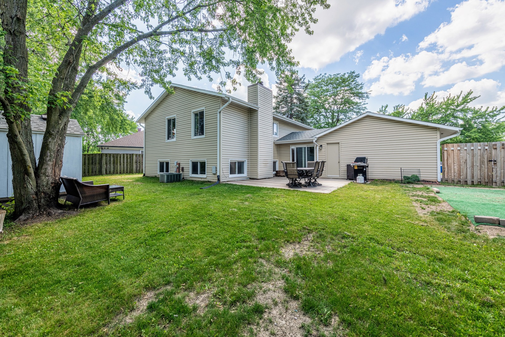 484 VALLEYVIEW Drive, Bartlett, IL 60103