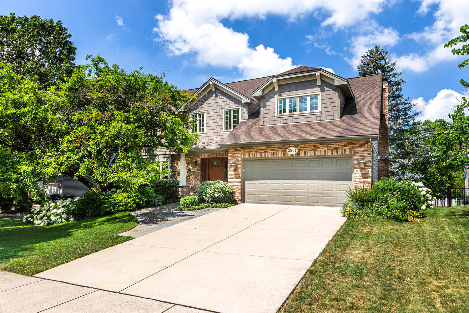 2261 Remington Drive, Naperville, IL 60565