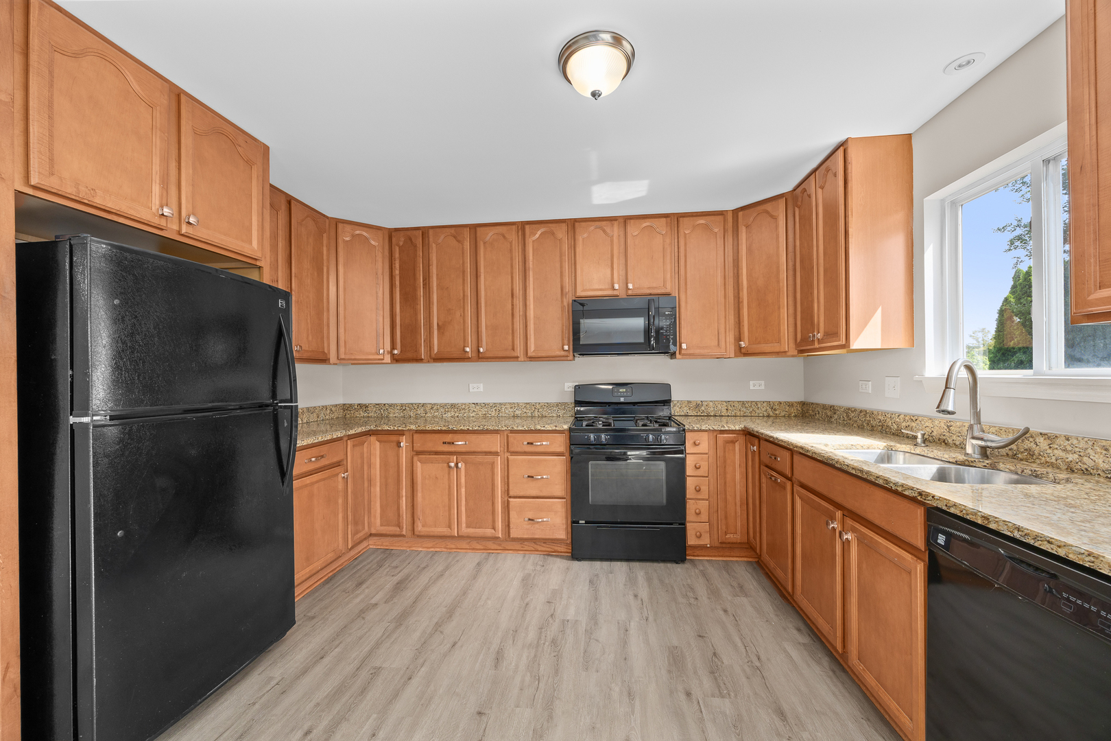 1069 Legrande Avenue, Aurora, IL 60506