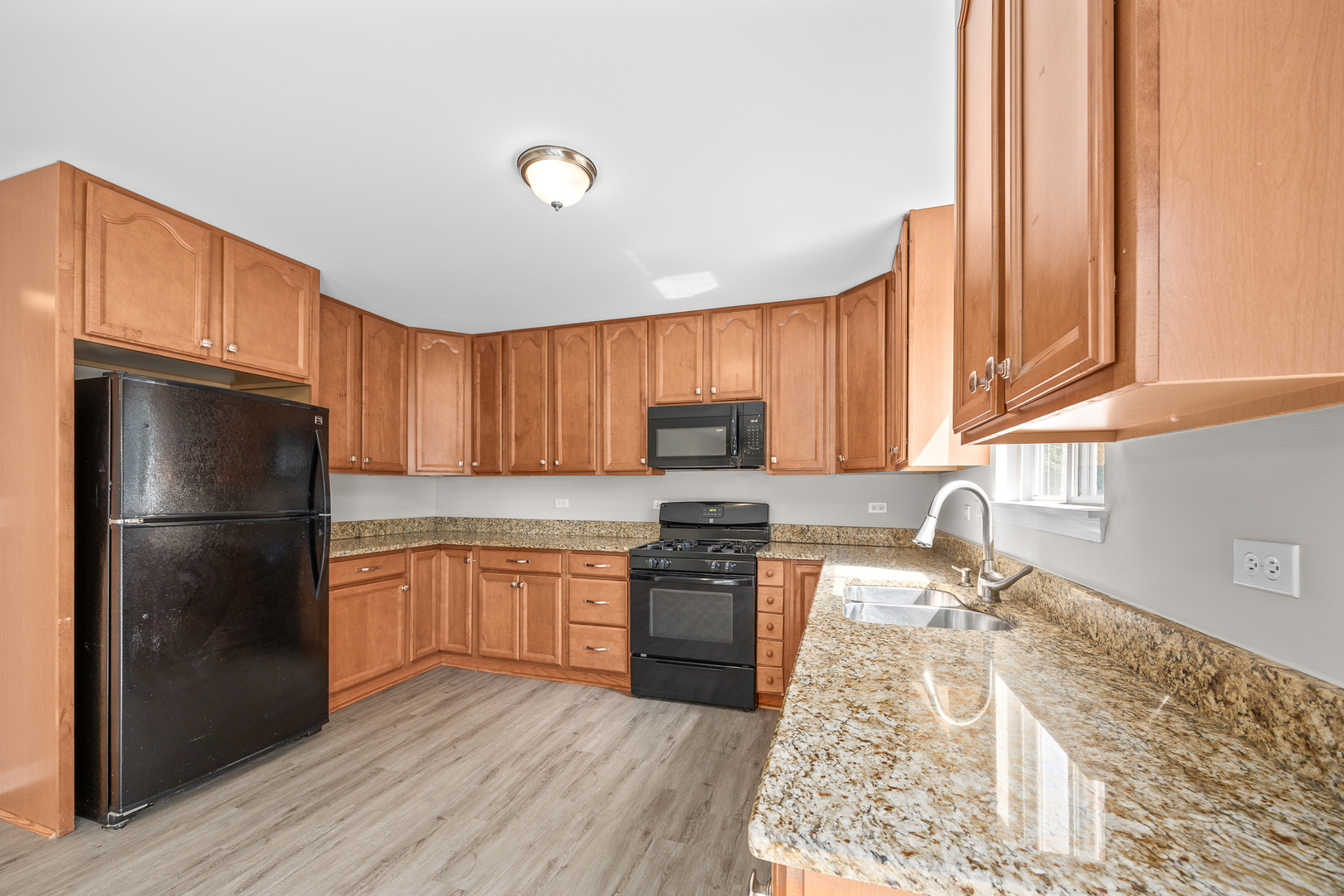 1069 Legrande Avenue, Aurora, IL 60506