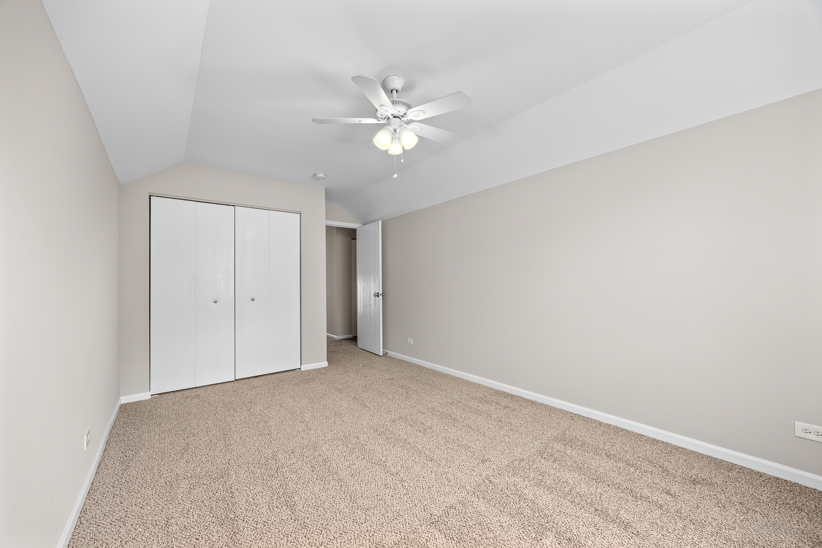 1069 Legrande Avenue, Aurora, IL 60506