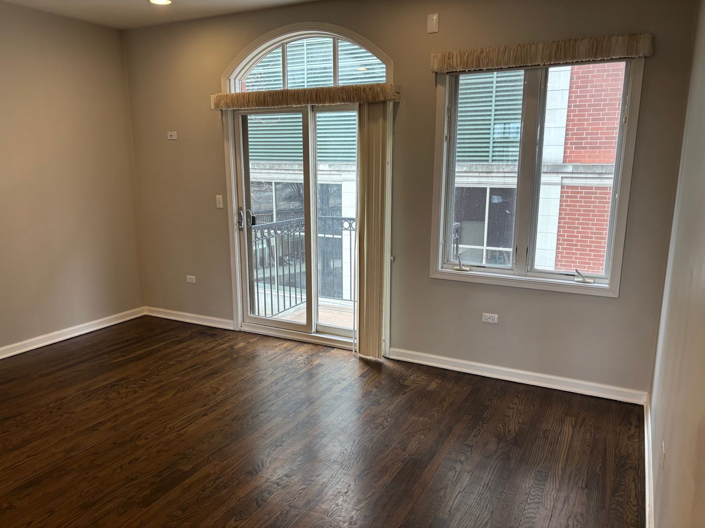 331 E 17th Street, Chicago, IL 60616