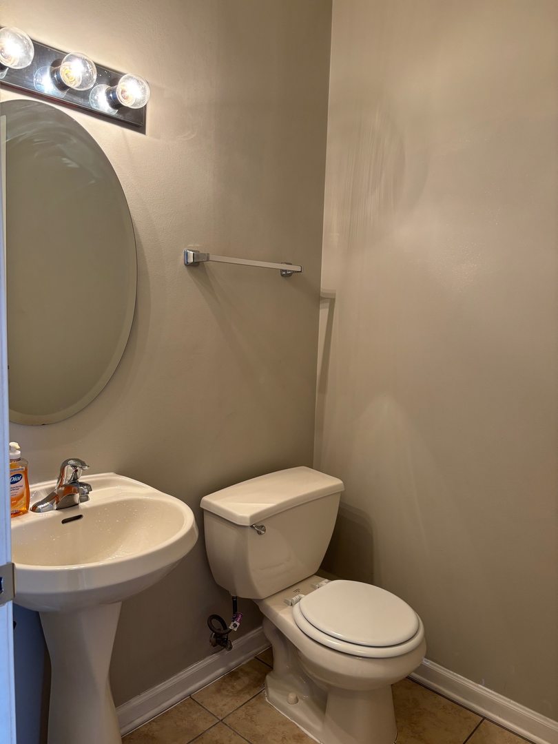 331 E 17th Street, Chicago, IL 60616