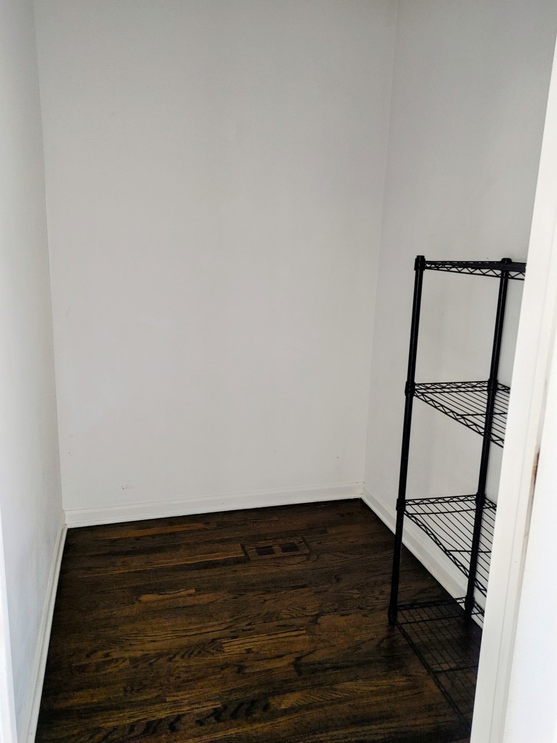 331 E 17th Street, Chicago, IL 60616