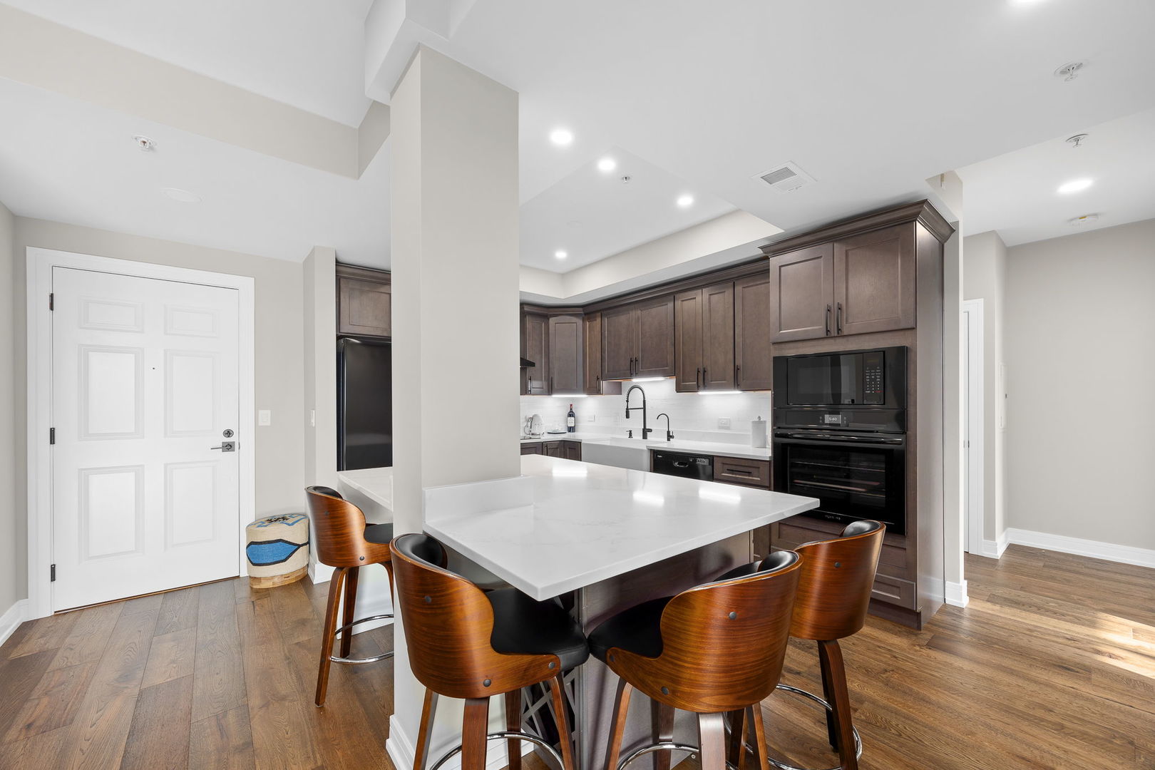 5329 Main Street #502, Downers Grove, IL 60515