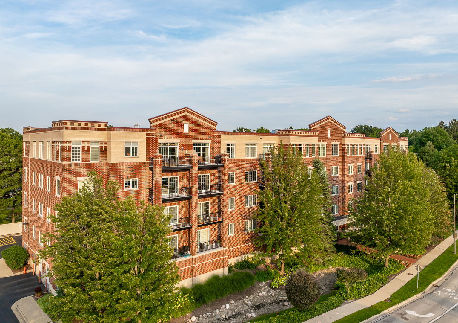 5329 Main Street #502, Downers Grove, IL 60515
