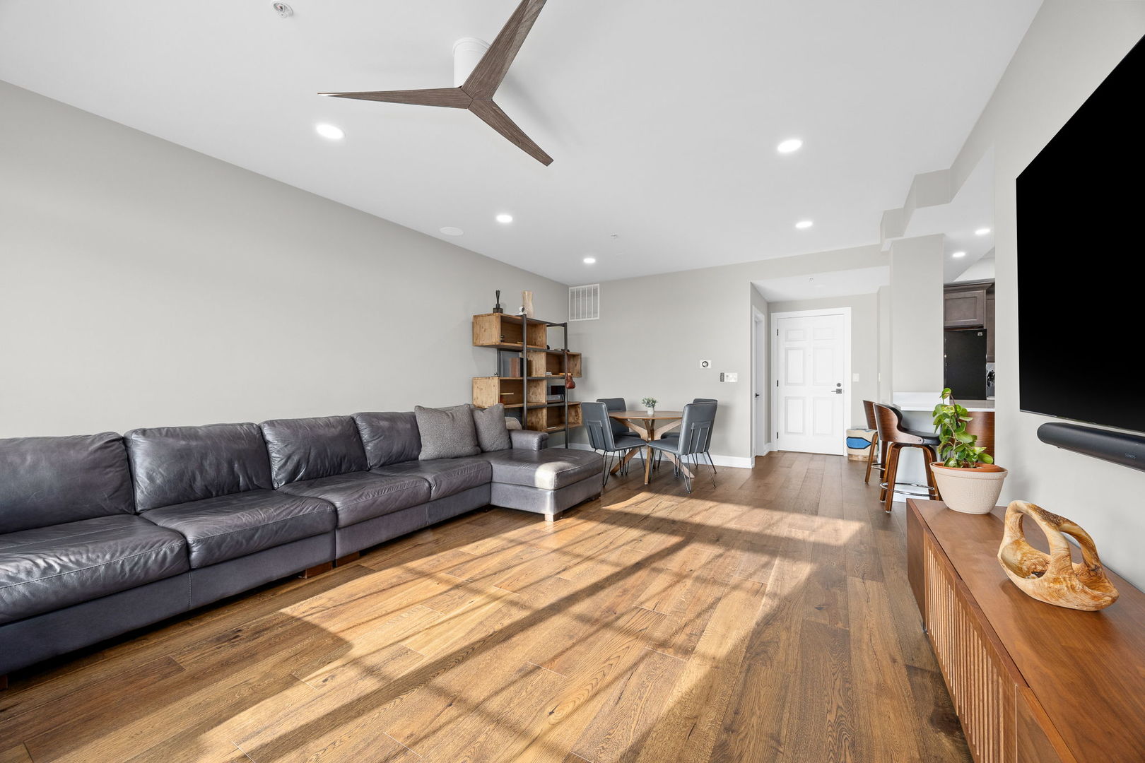 5329 Main Street #502, Downers Grove, IL 60515
