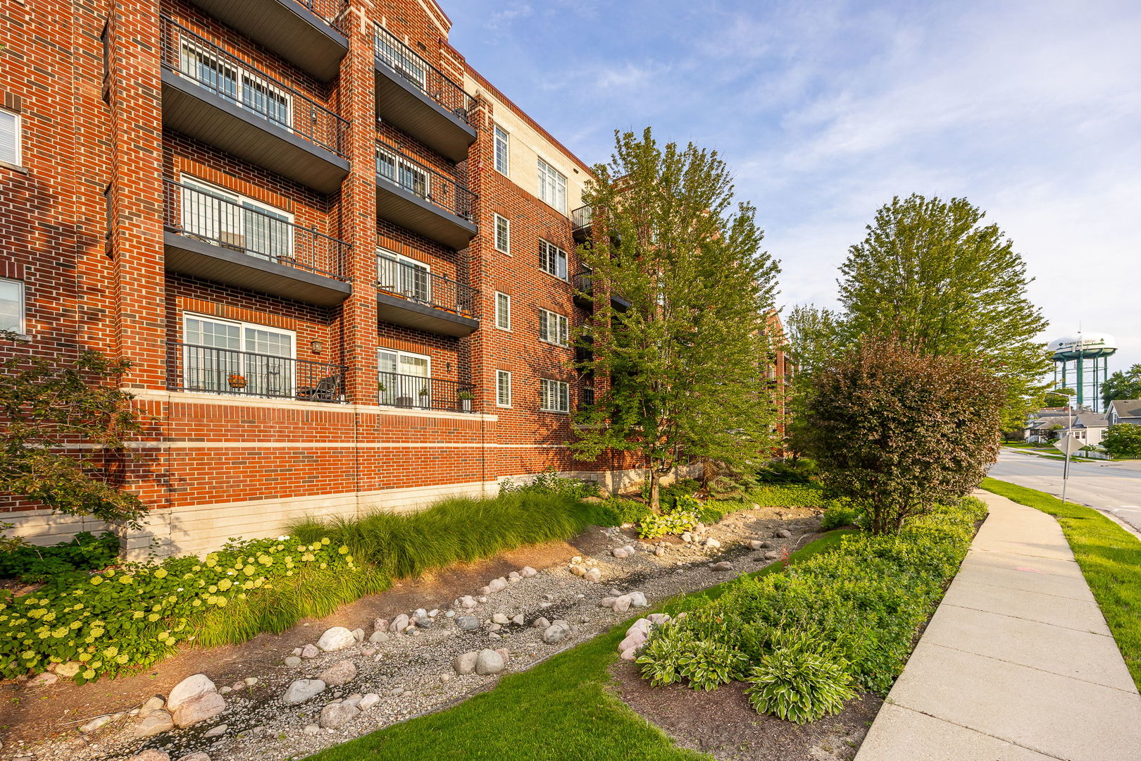 5329 Main Street #502, Downers Grove, IL 60515