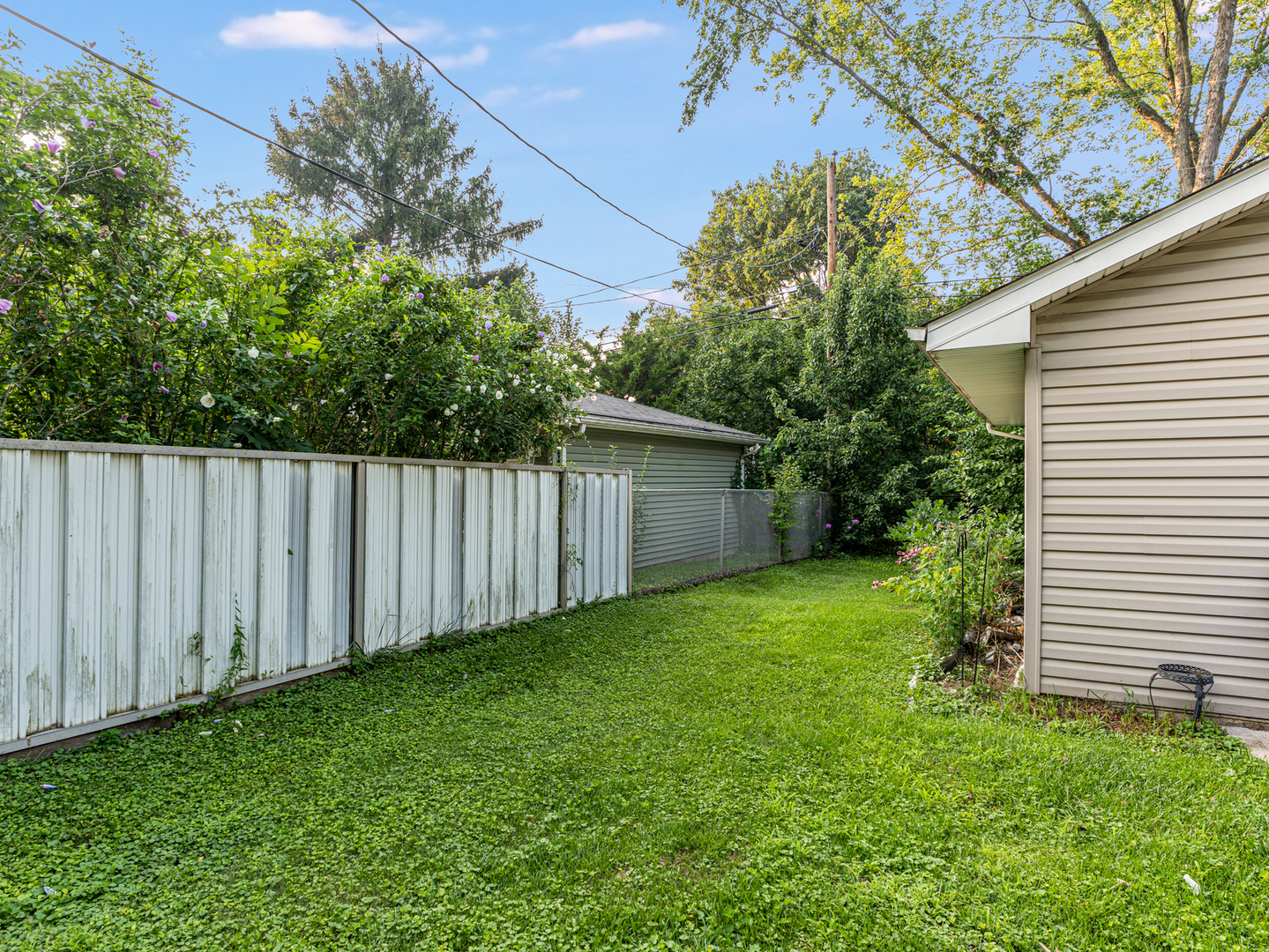 556 Lowden Avenue, Glen Ellyn, IL 60137