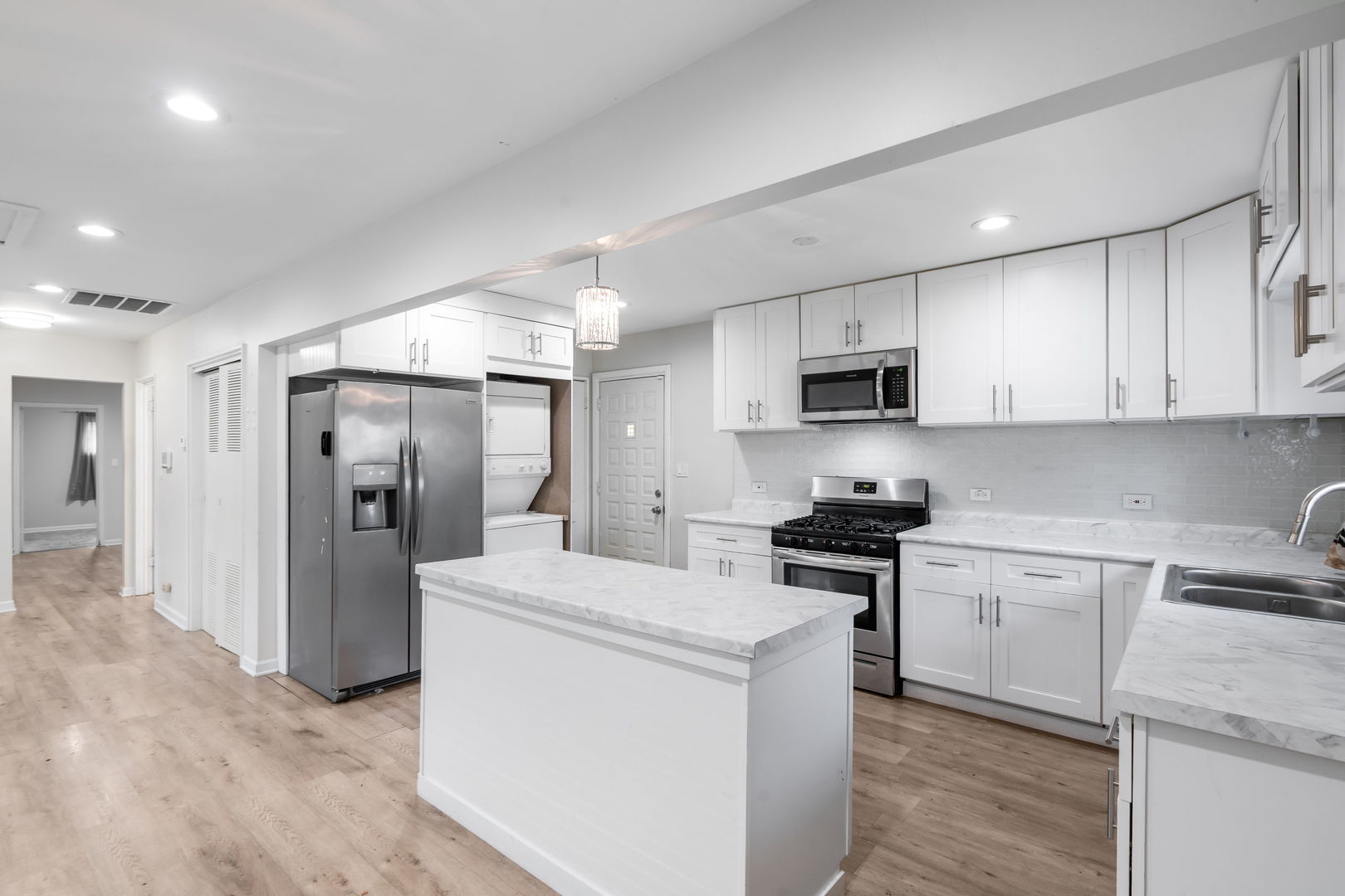 16213 Wolcott Avenue, Markham, IL 60428