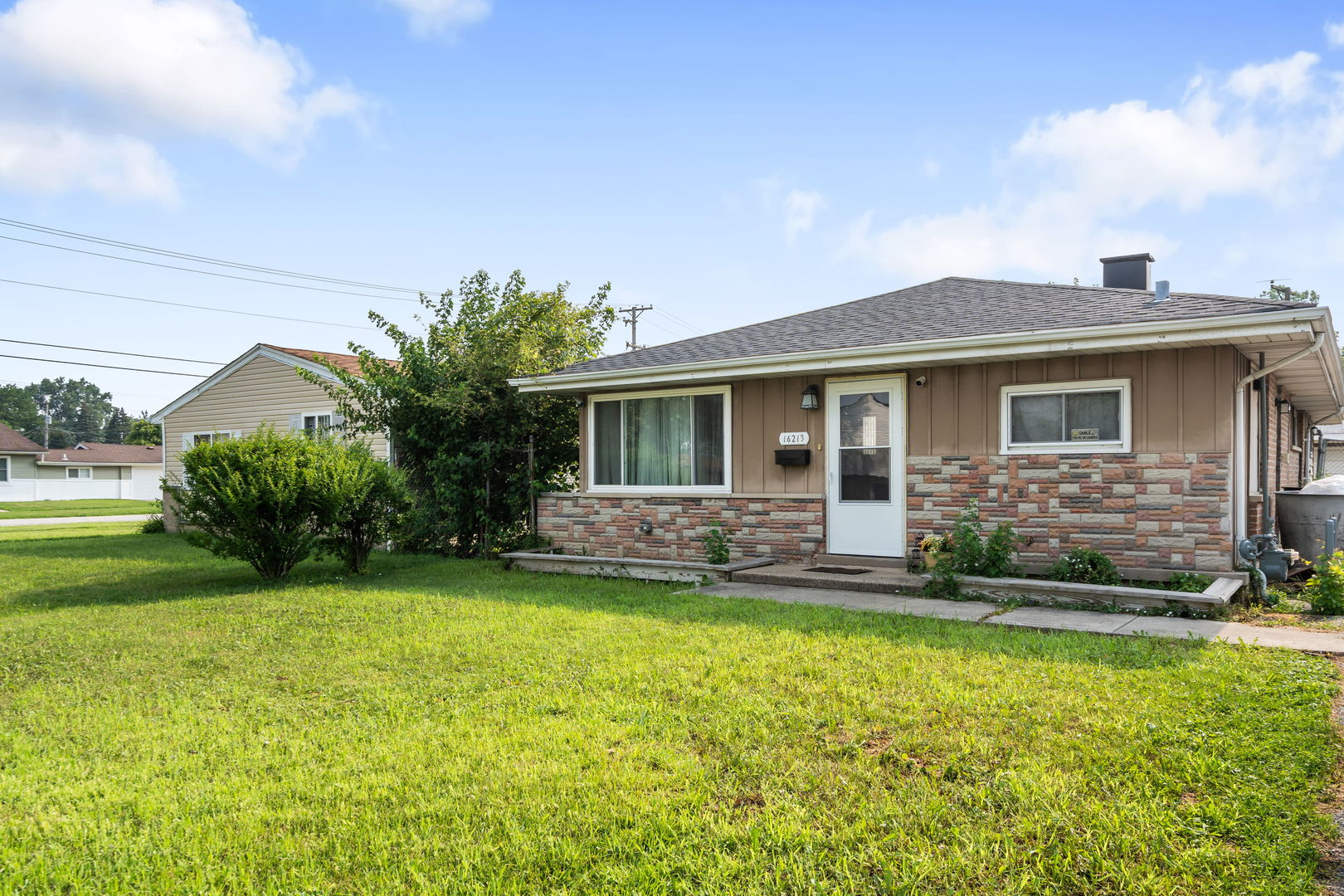 16213 Wolcott Avenue, Markham, IL 60428