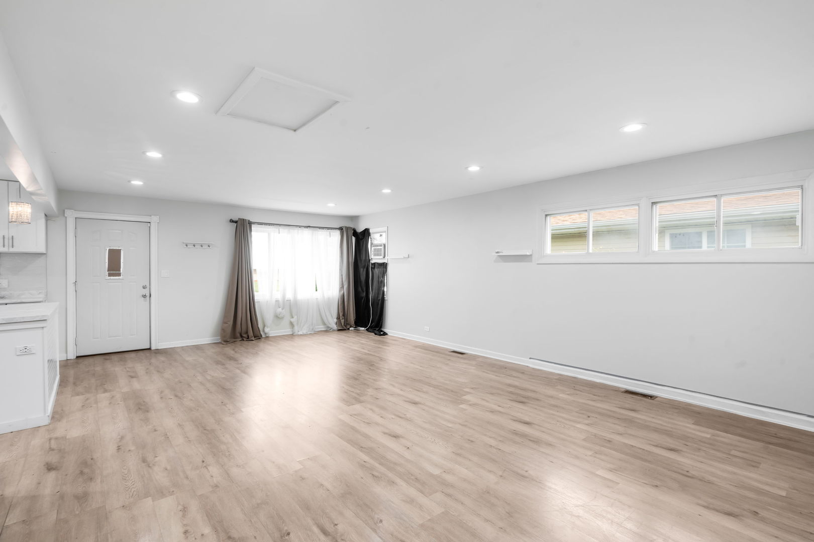 16213 Wolcott Avenue, Markham, IL 60428