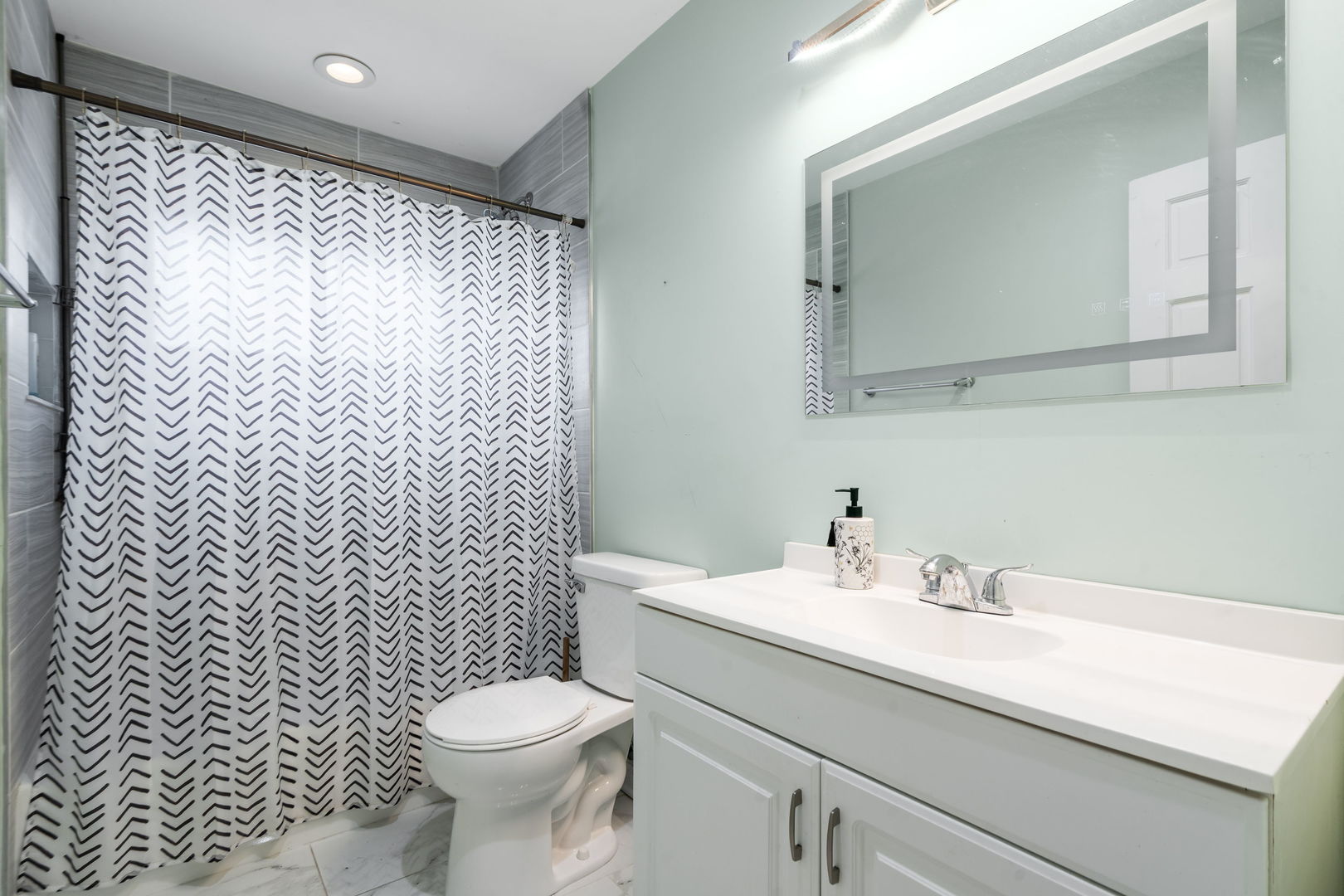 16213 Wolcott Avenue, Markham, IL 60428