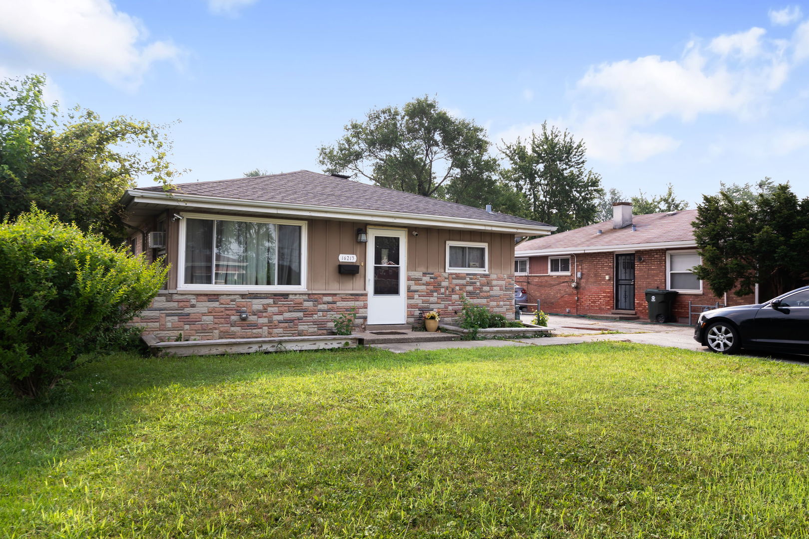 16213 Wolcott Avenue, Markham, IL 60428