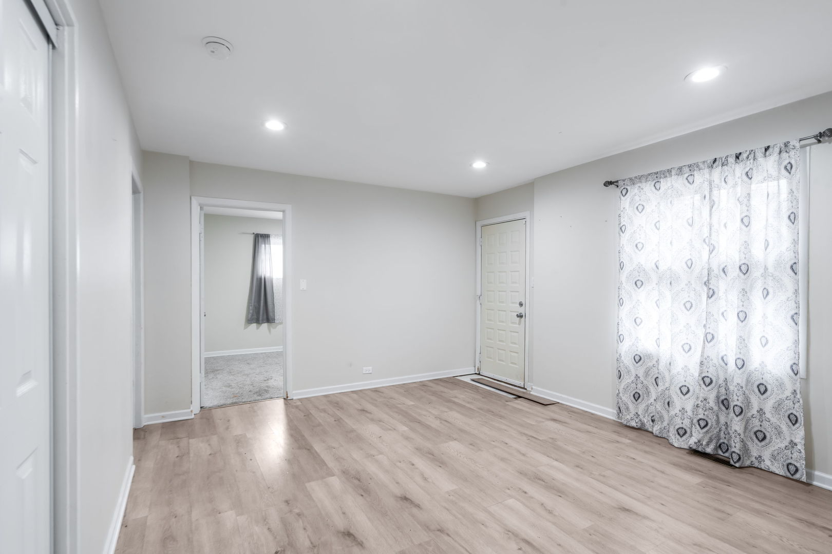 16213 Wolcott Avenue, Markham, IL 60428