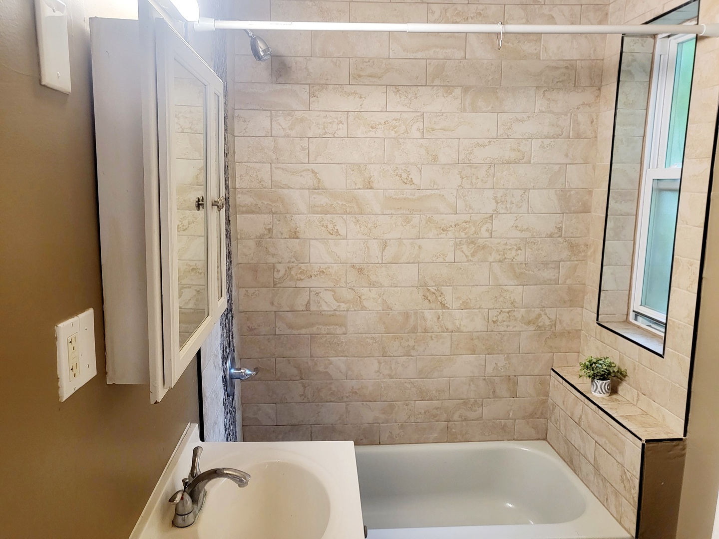 7741 S Yates Boulevard #2, Chicago, IL 60649