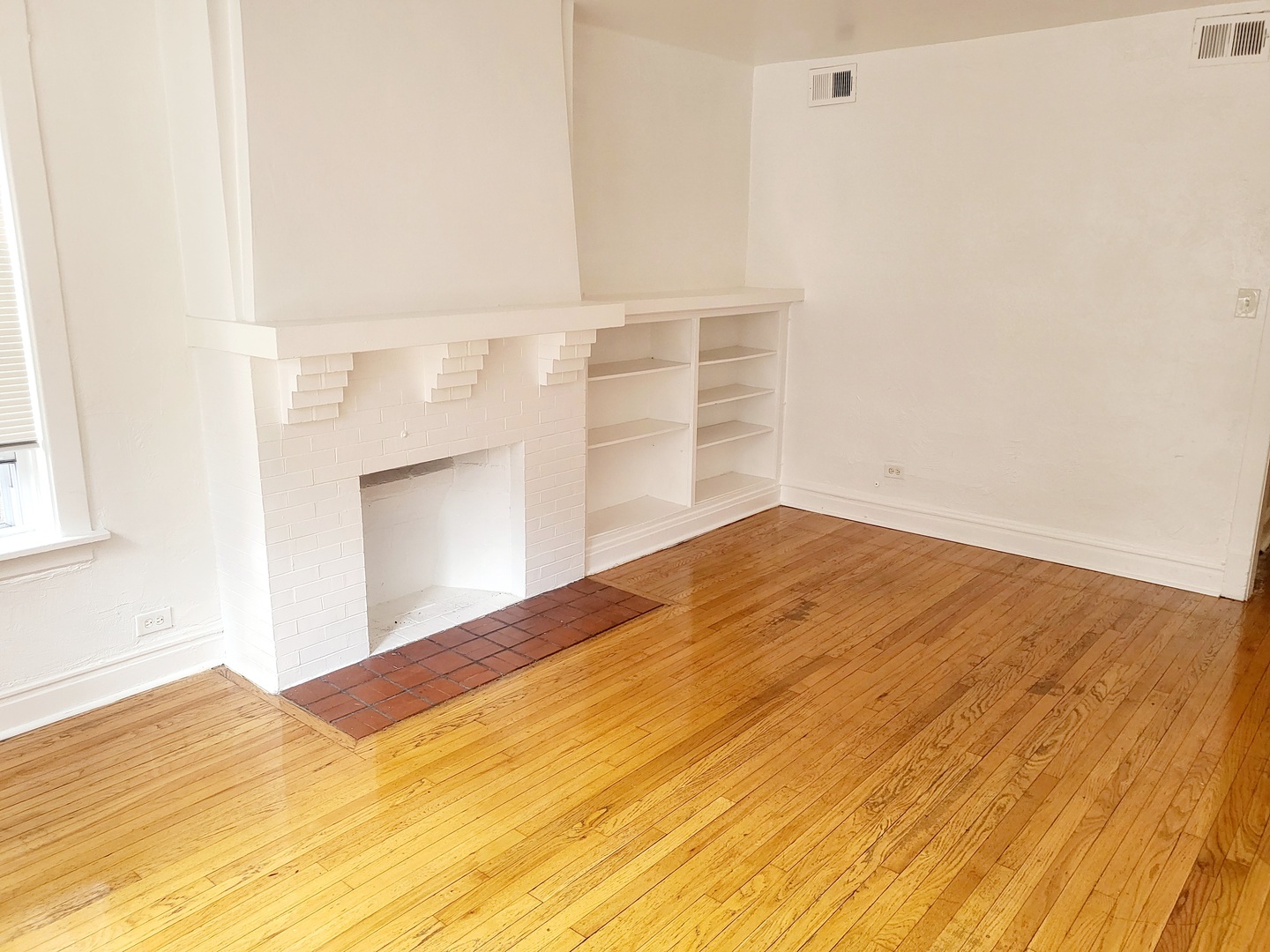 7741 S Yates Boulevard #2, Chicago, IL 60649