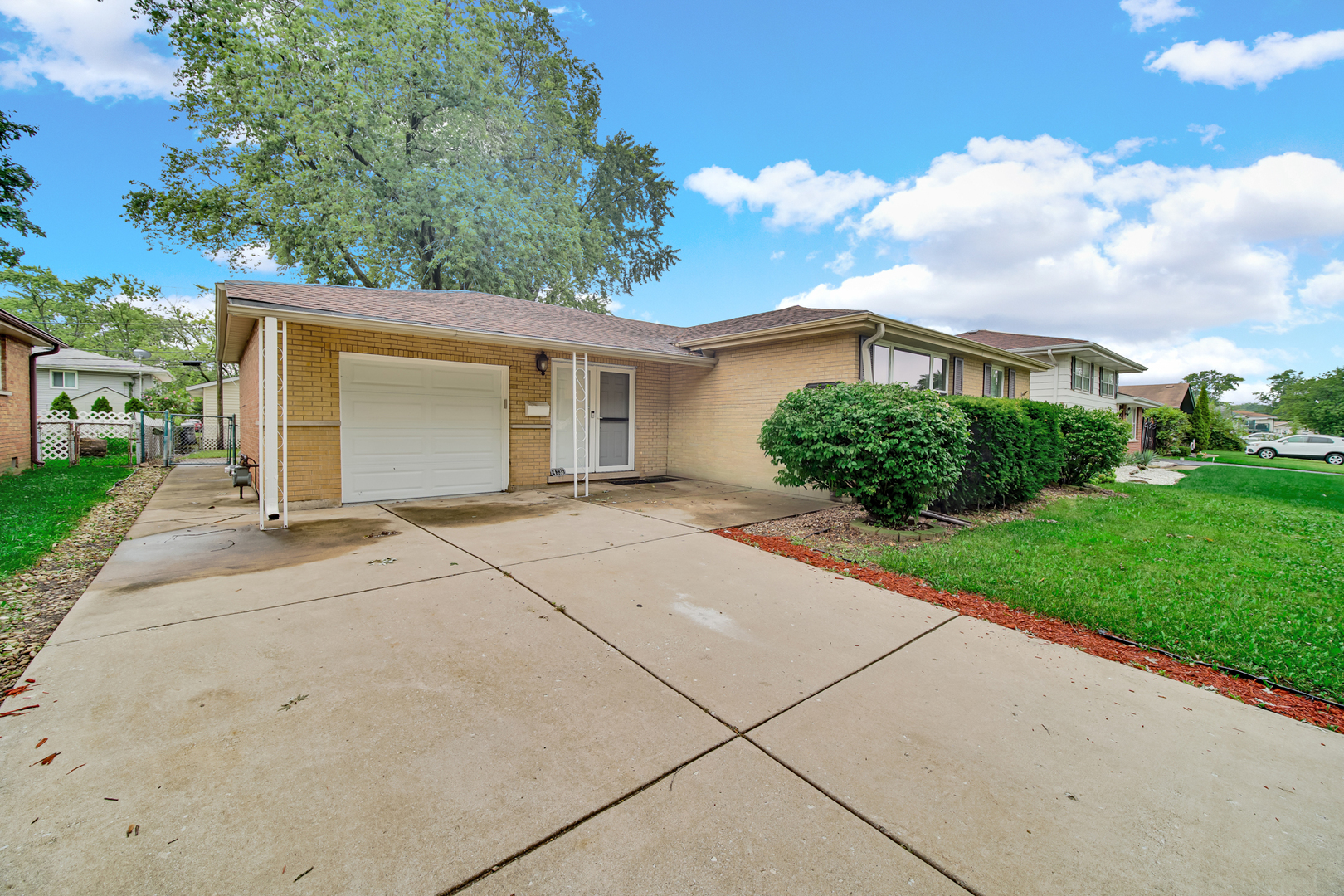 4335 Mann Street, Oak Forest, IL 60452
