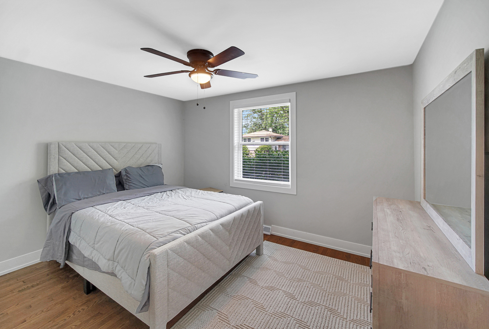 4335 Mann Street, Oak Forest, IL 60452