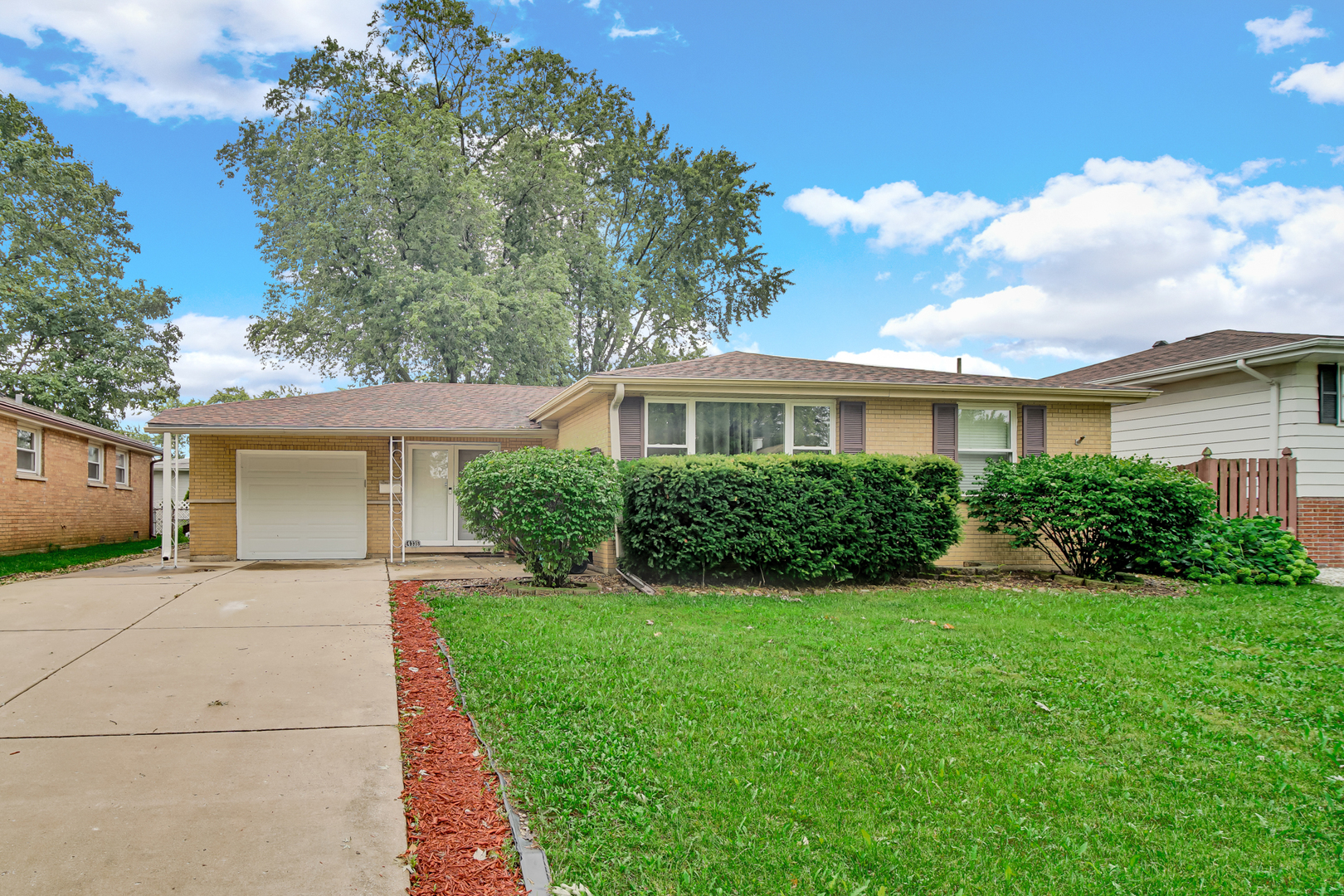 4335 Mann Street, Oak Forest, IL 60452