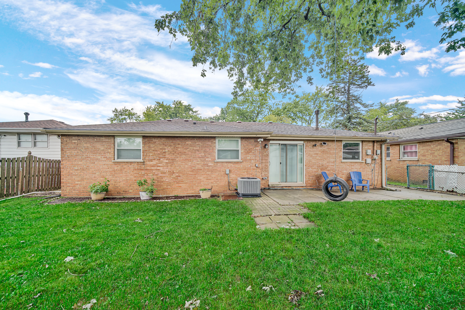 4335 Mann Street, Oak Forest, IL 60452