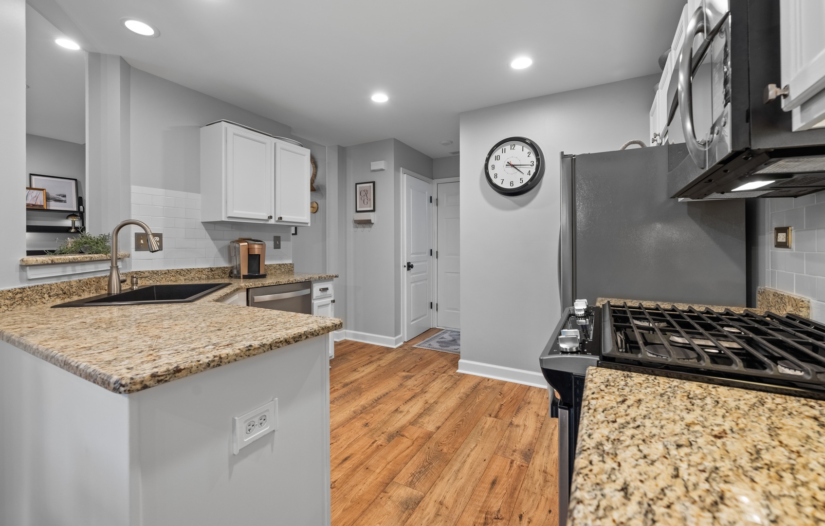 497 METROPOLITAN Street, Aurora, IL 60502