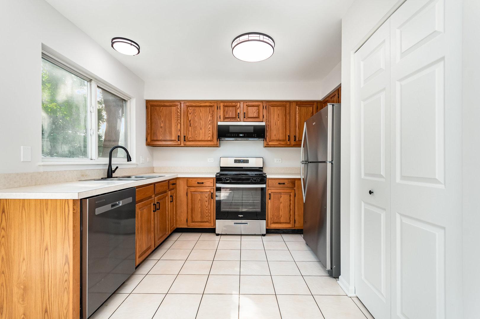 1174 Starwood Pass, Lake In The Hills, IL 60156