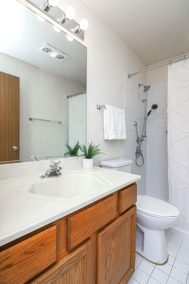 315 Deer Glen Way #2D, Bloomingdale, IL 60108