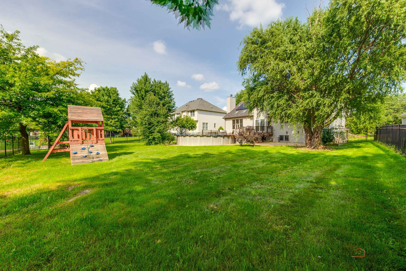 2482 Wyeth Drive, West Chicago, IL 60185