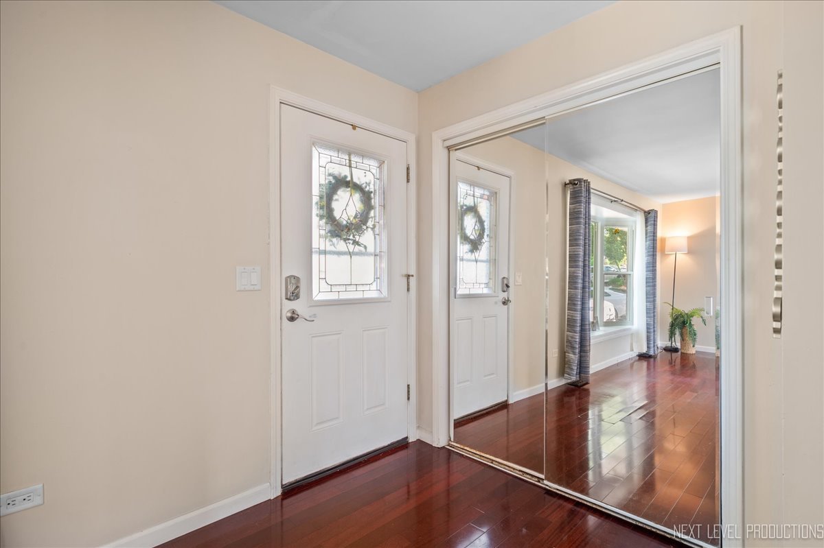 6416 W Rawson Bridge Road, Cary, IL 60013