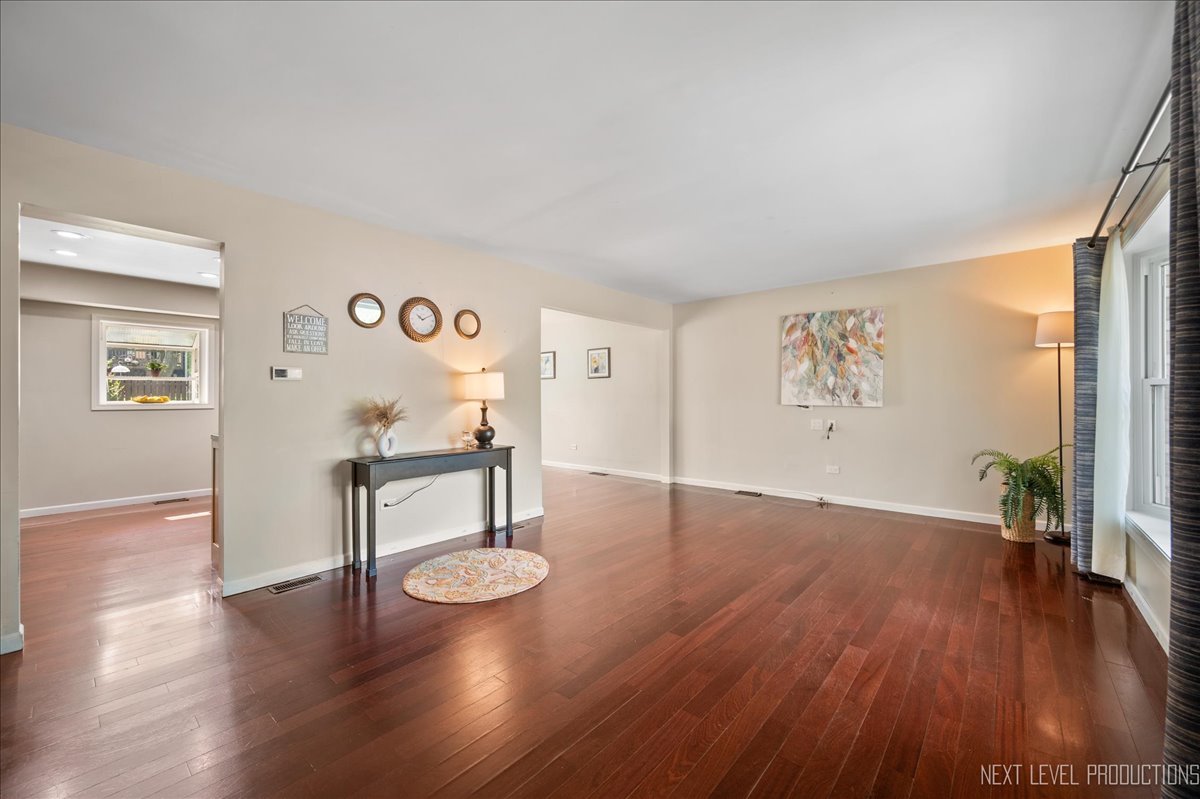 6416 W Rawson Bridge Road, Cary, IL 60013