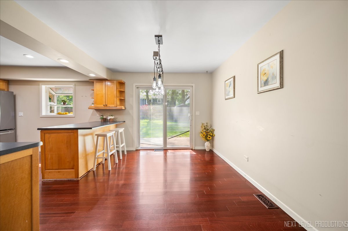 6416 W Rawson Bridge Road, Cary, IL 60013