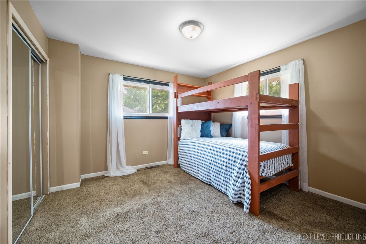 6416 W Rawson Bridge Road, Cary, IL 60013