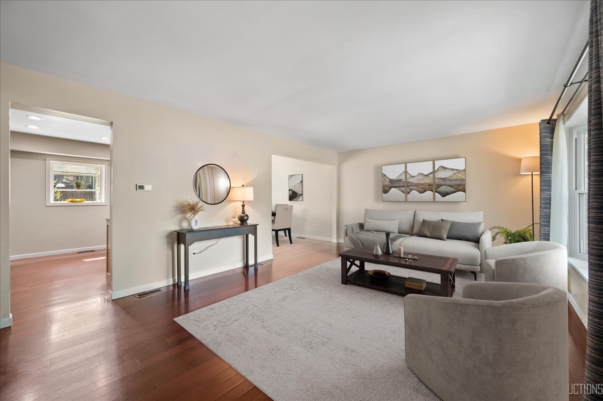 6416 W Rawson Bridge Road, Cary, IL 60013