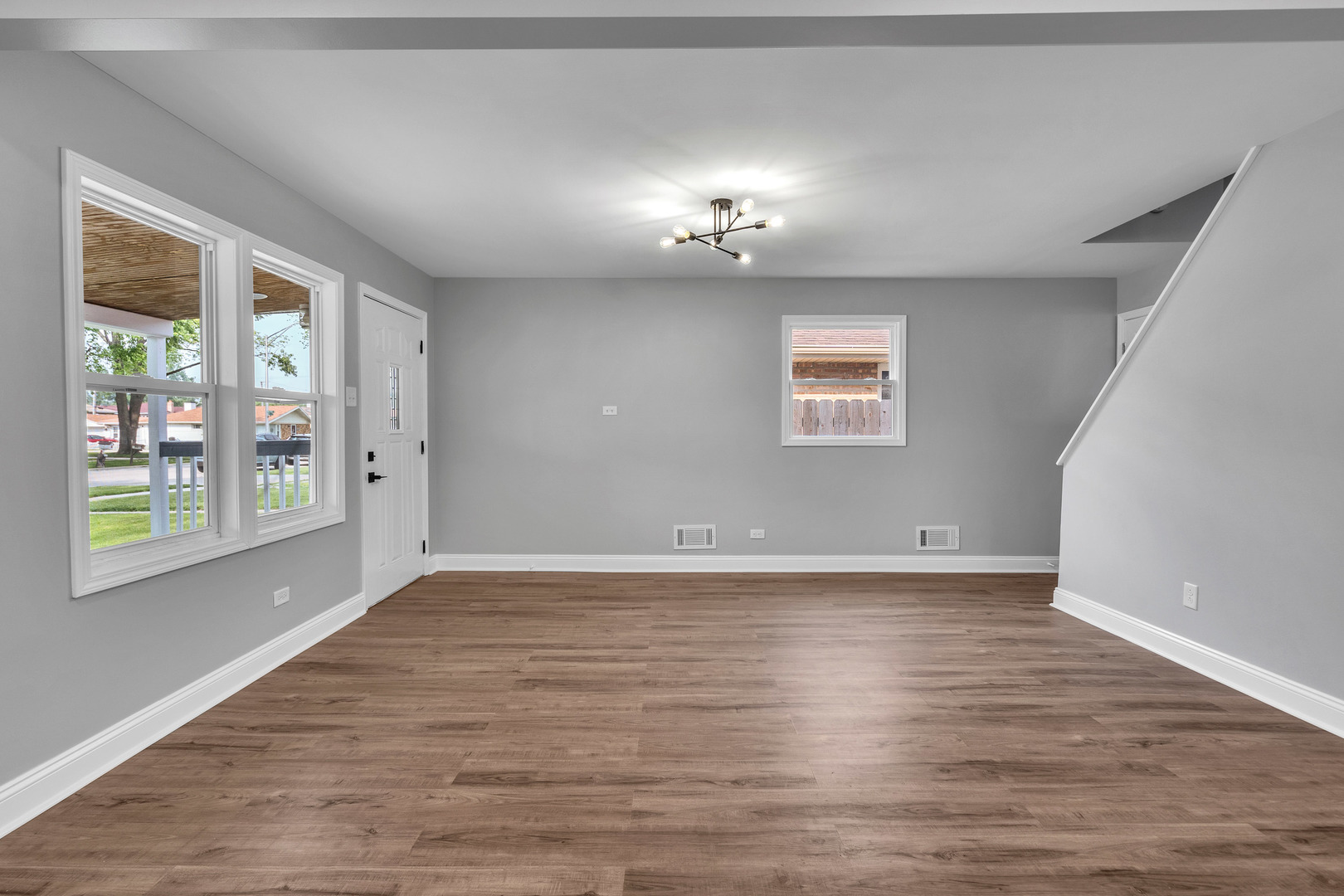 5707 W 82nd Place, Burbank, IL 60459
