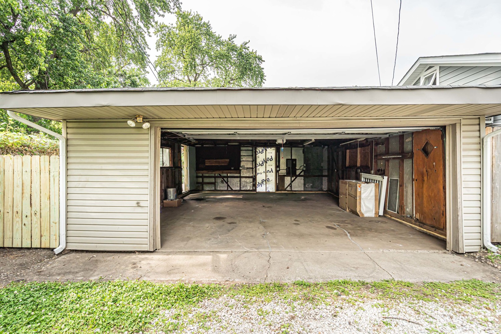 5707 W 82nd Place, Burbank, IL 60459