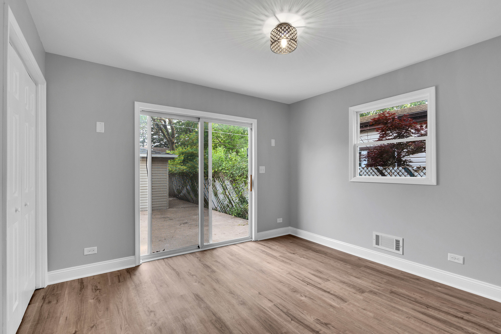 5707 W 82nd Place, Burbank, IL 60459