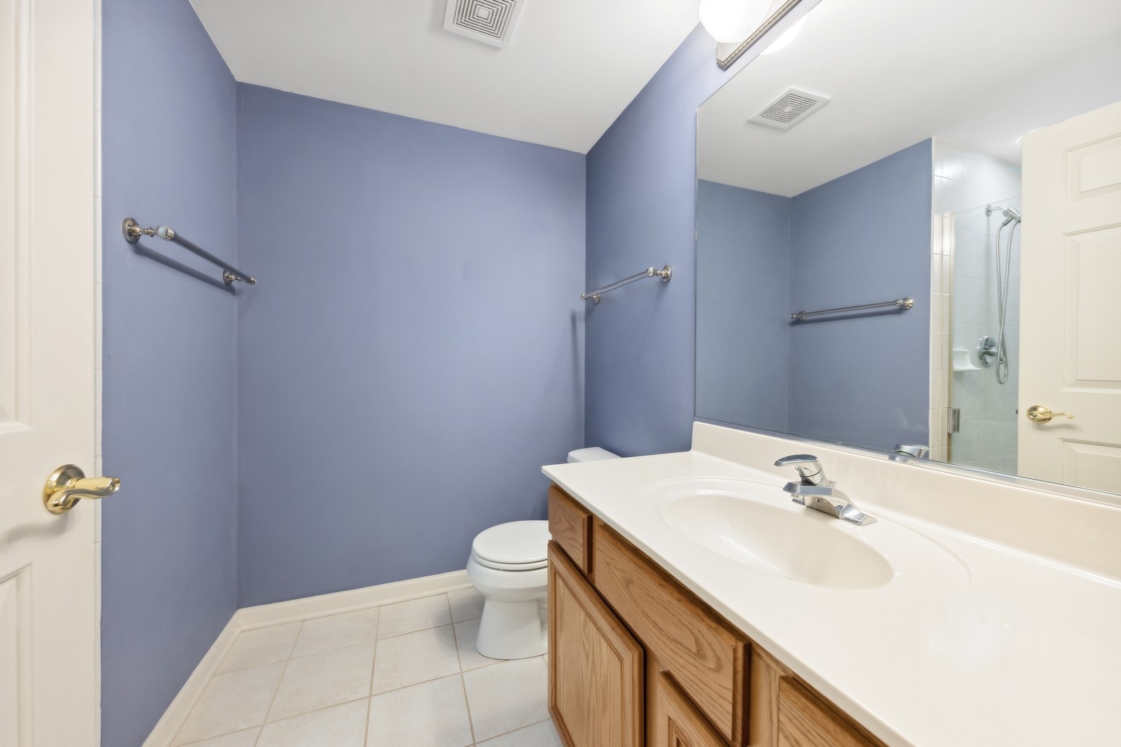 434 McDaniels Circle #304, Clarendon Hills, IL 60514