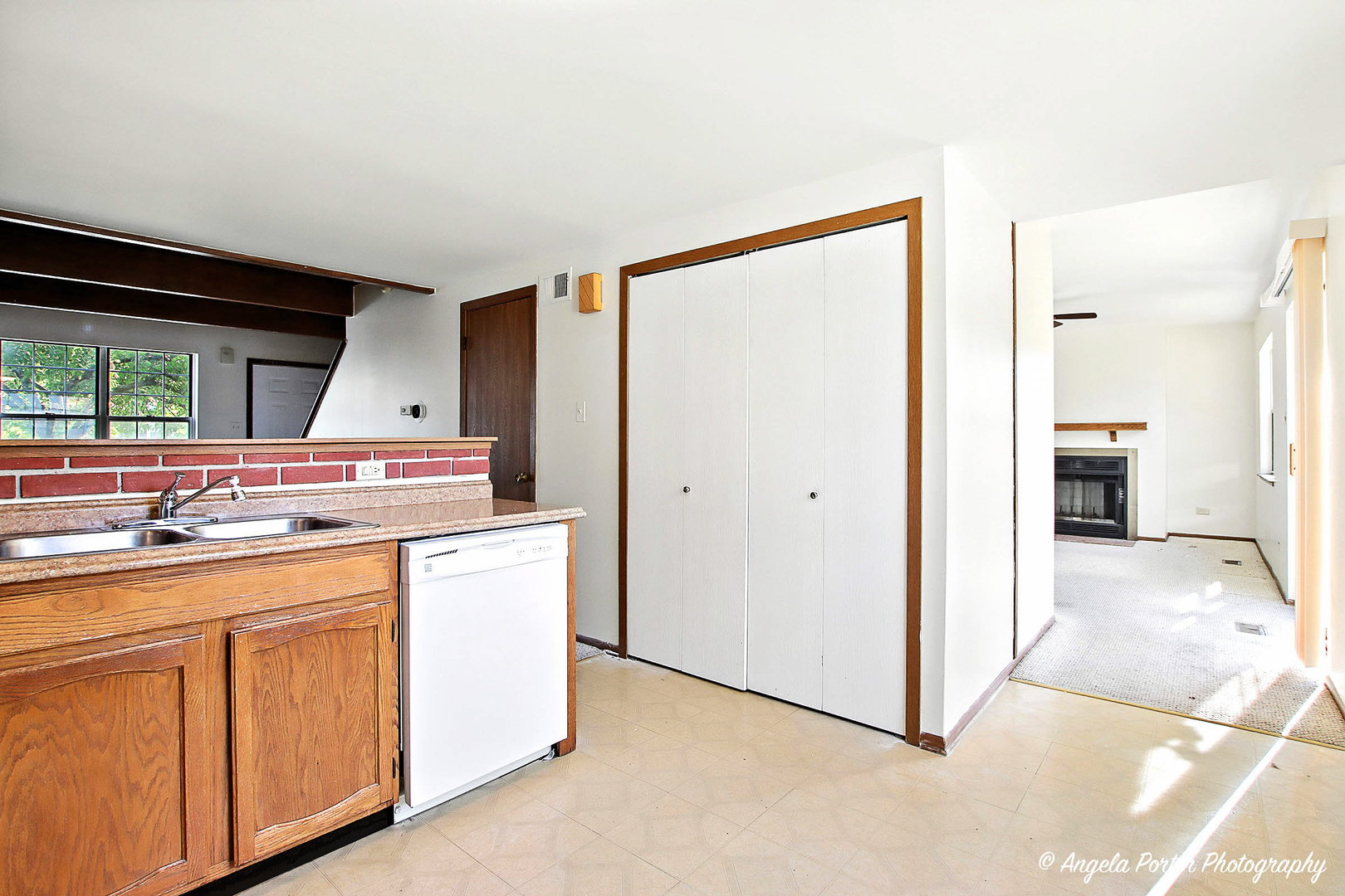 2035 Westview Lane, Round Lake Beach, IL 60073