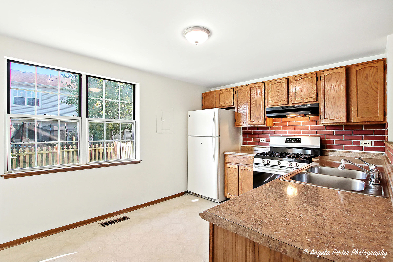 2035 Westview Lane, Round Lake Beach, IL 60073