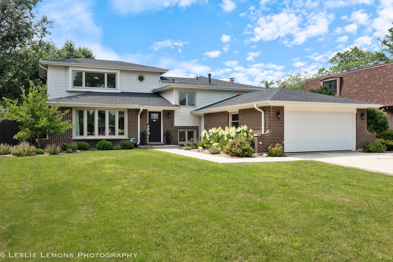 1917 Holly Avenue, Darien, IL 60561