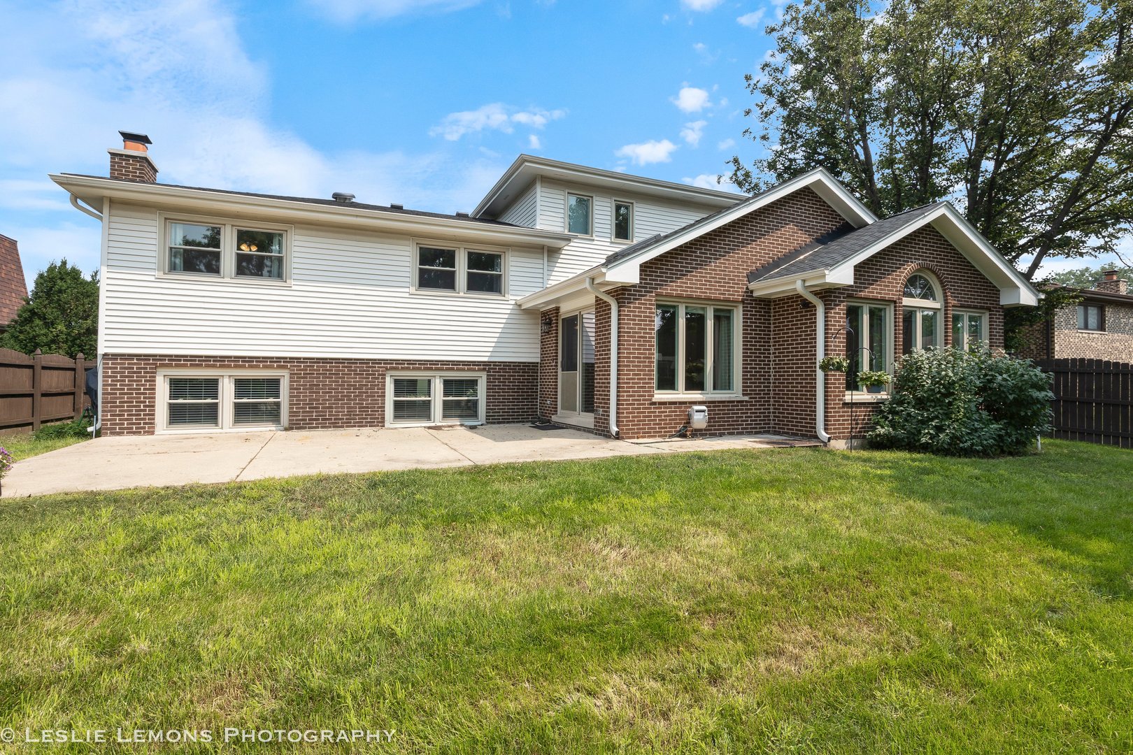 1917 Holly Avenue, Darien, IL 60561
