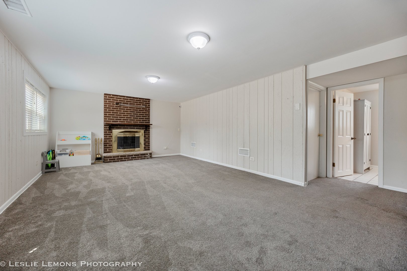 1917 Holly Avenue, Darien, IL 60561