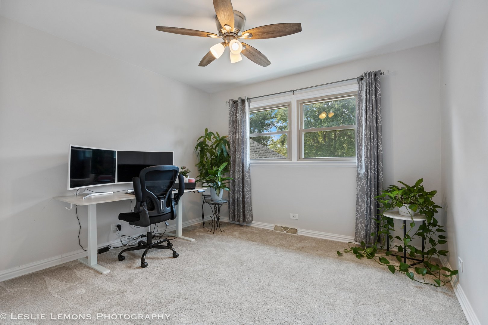 1917 Holly Avenue, Darien, IL 60561
