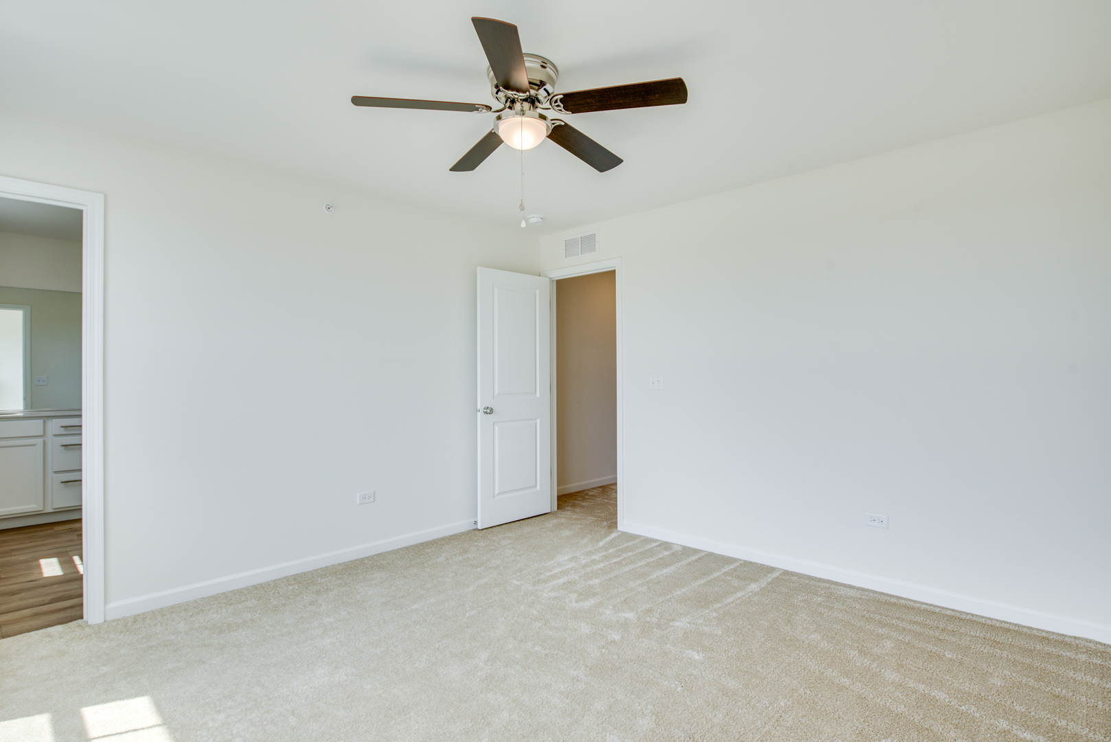 2247 Horseshoe Circle, Naperville, IL 60564