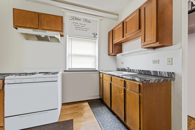 98 W 15th Street, Chicago Heights, IL 60411