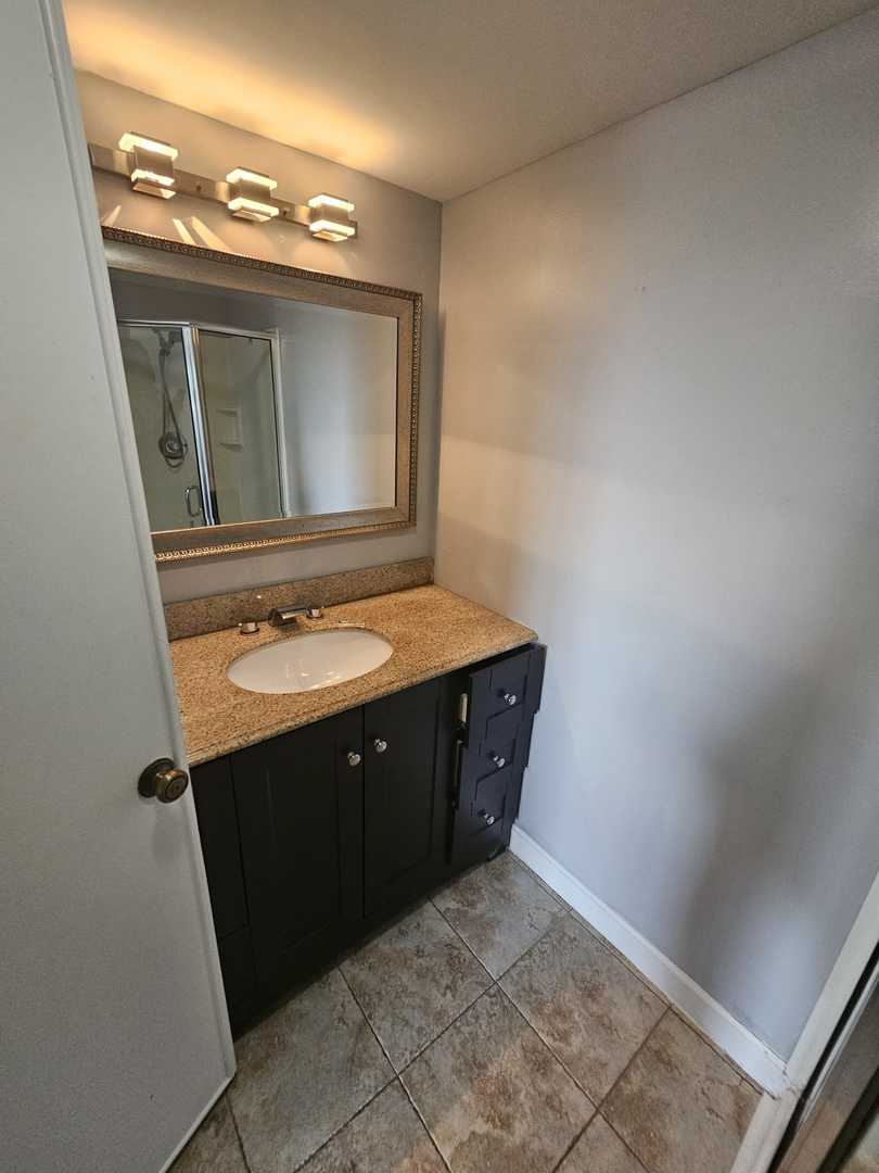 1100 E RANDVILLE Drive #304, Palatine, IL 60074